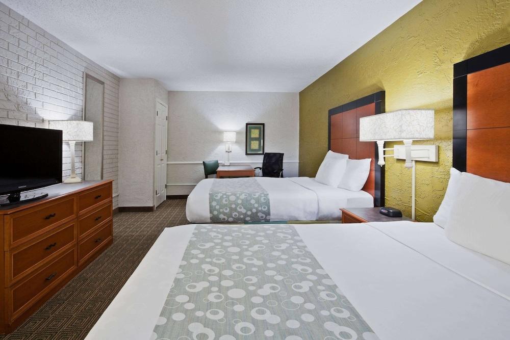La Quinta Inn Tampa Airport Stadium Westshore Exterior photo